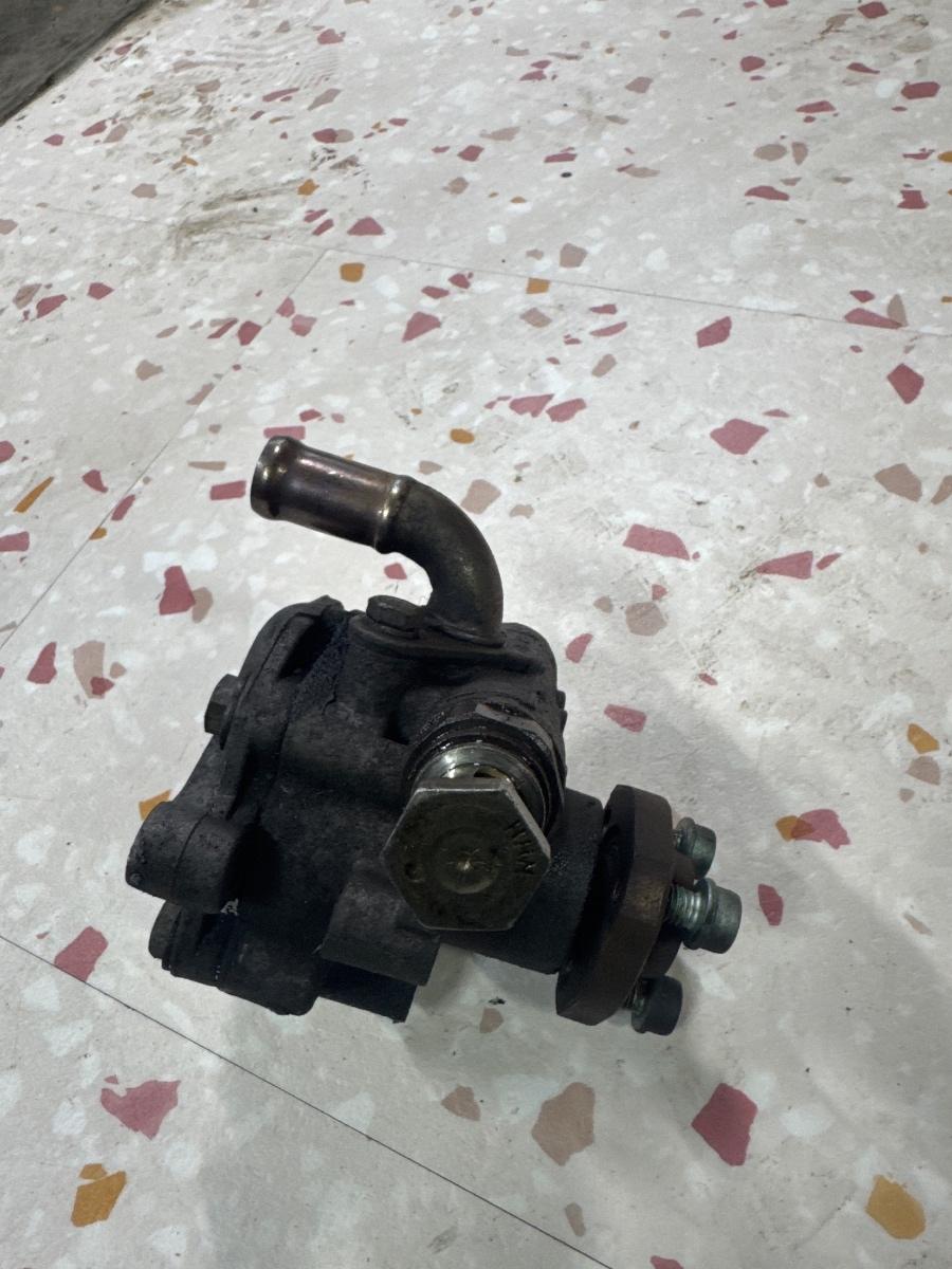 Pompa servodirectie VOLKSWAGEN TRANSPORTER V Box 7HA, 7HH, 7EA, 7EH 2003 - > 1.9 TDI BRS