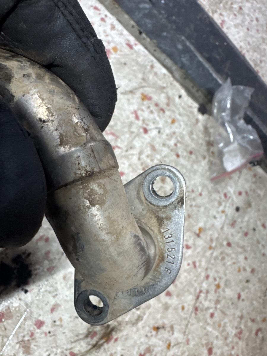 Conducta/furtun supapa EGR VOLKSWAGEN GOLF IV Variant 1J5 1999 - 20061.9 TDI ATD, AXR 038131521F