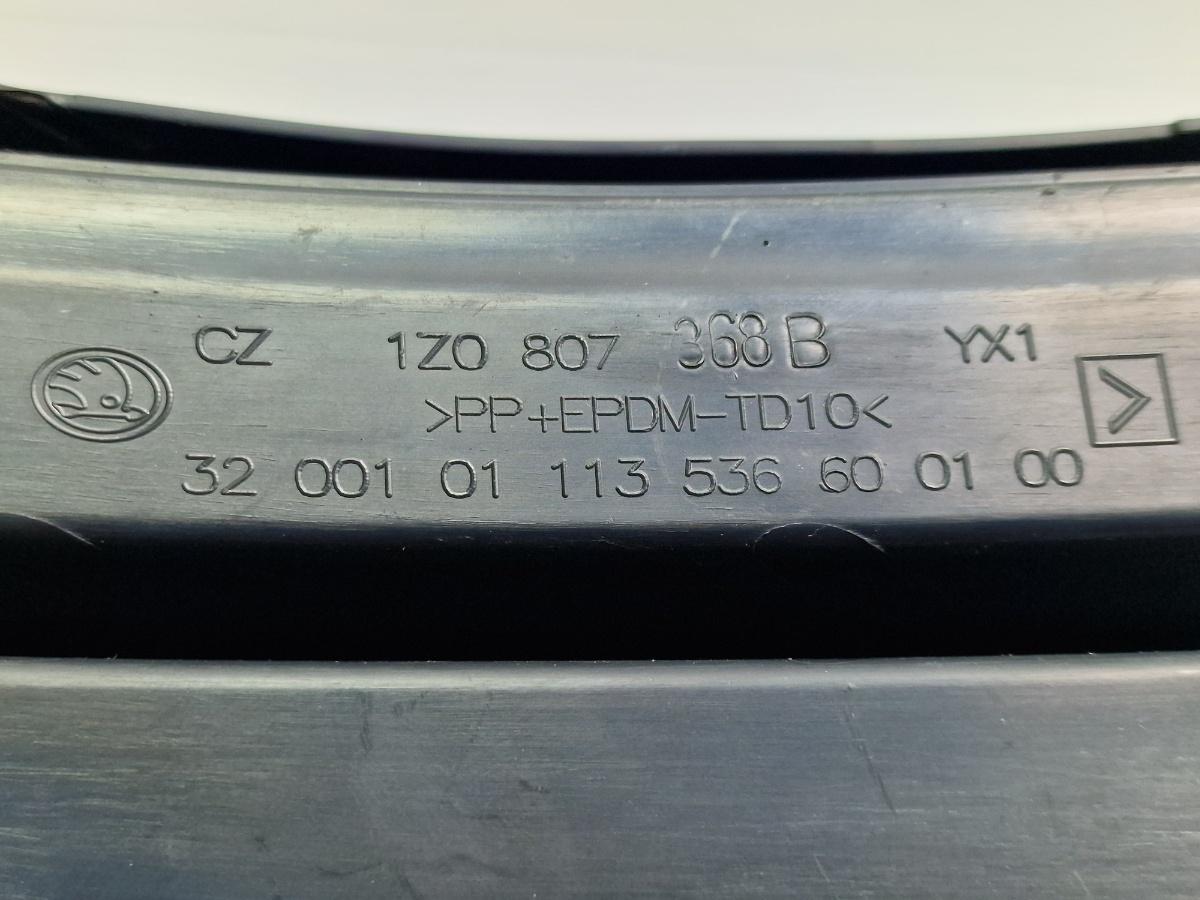 Grila proiectoare bara dreapta fata SKODA OCTAVIA 1Z3 2004 - 20132.0 TDI 16V BKD, CFHC, CLCB 1Z0807368B