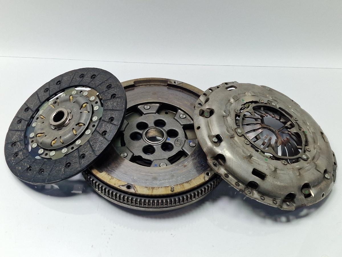 Volanta cu masa dubla SKODA OCTAVIA 1Z3 2009 - 20132.0 TDI CFHC LUK 124035410  03L105266BM