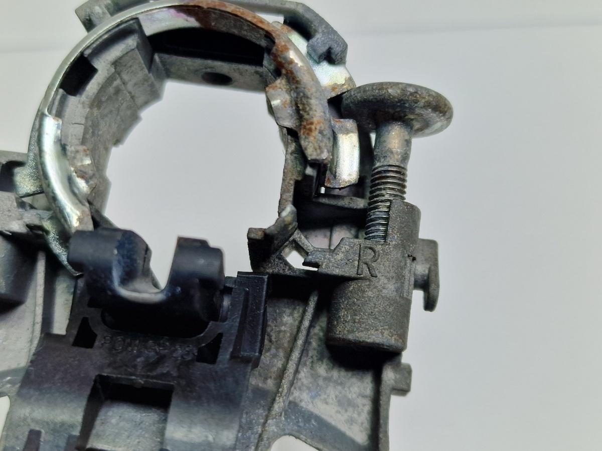 Maner/suport exterior usa dreapta fata SKODA OCTAVIA 1Z3 2004 - 20132.0 TDI 16V BKD, CFHC, CLCB 1U0837886B