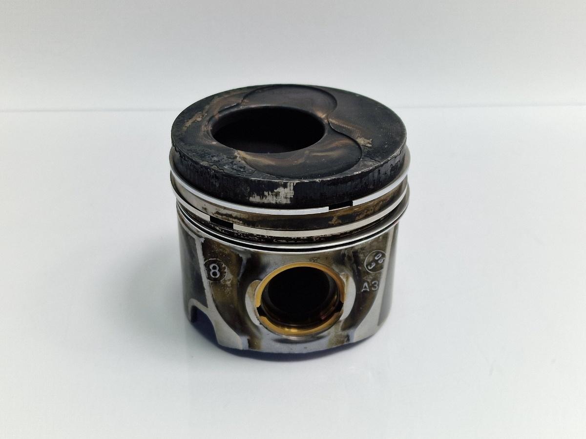 Piston cilindru 1,2 VOLKSWAGEN POLO 9N_ 2001 - 20121.9 TDI BMT MAHLE 79L69M161 038107065GJ
