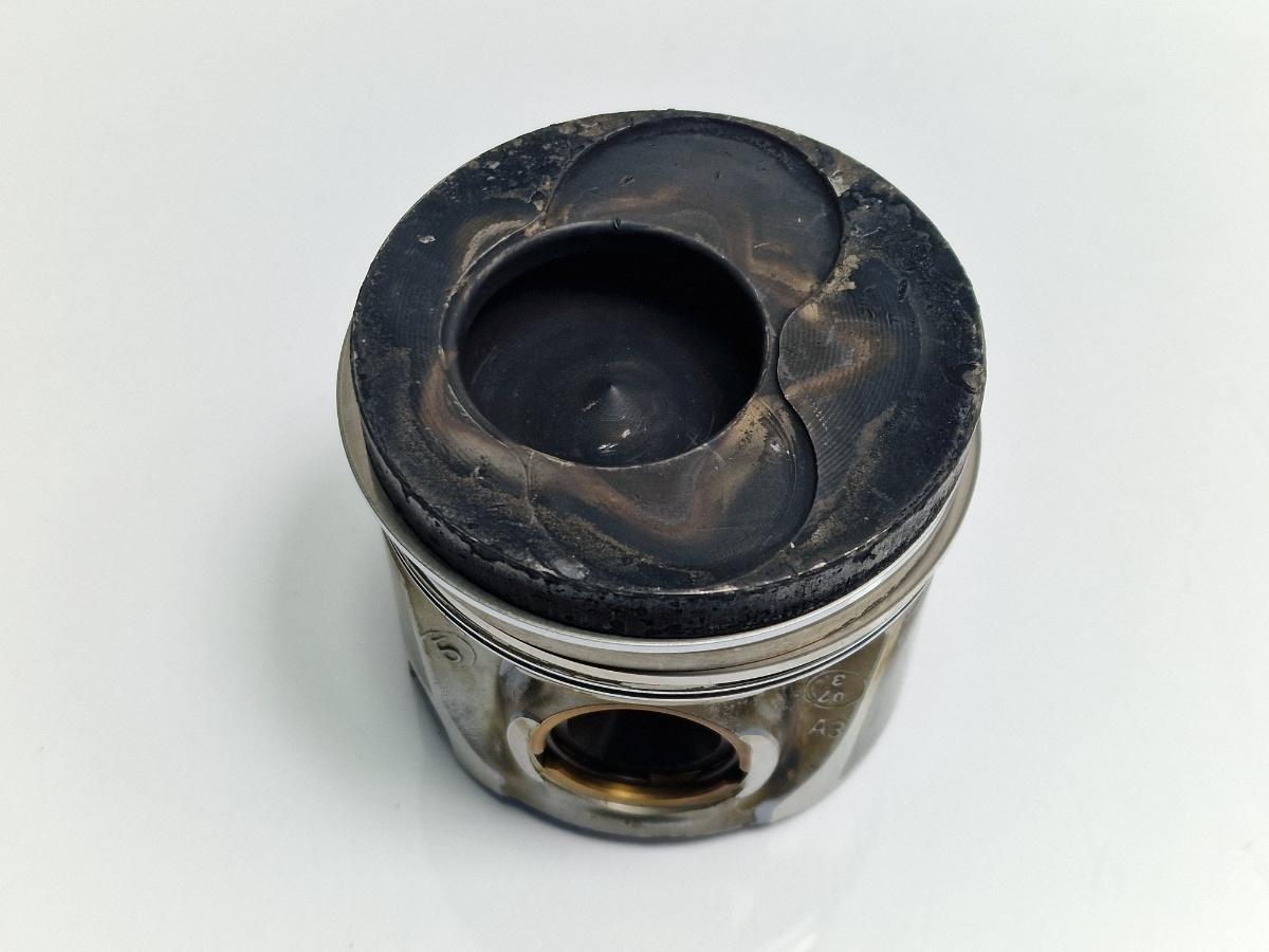Piston cilindru 3,4 VOLKSWAGEN POLO 9N_ 2001 - 20121.9 TDI BMT MAHLE 79L69M311 038107065GK