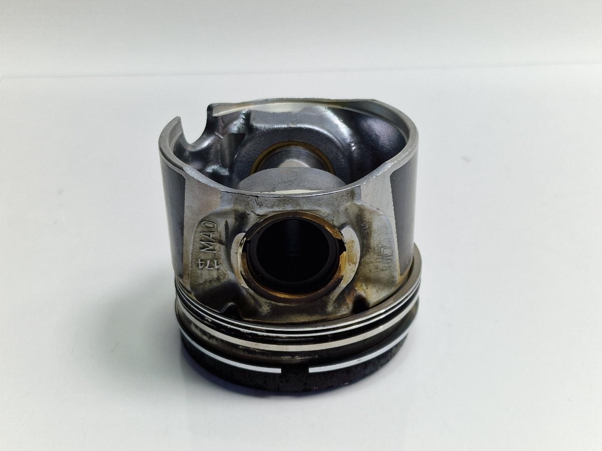 Piston cilindru 3,4 VOLKSWAGEN POLO 9N_ 2001 - 20121.9 TDI BMT MAHLE 79L69M311 038107065GK