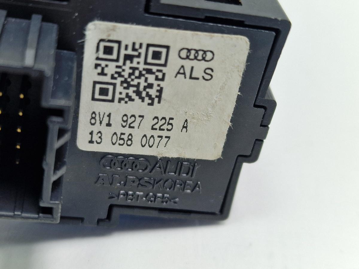 Buton frana de mana AUDI A3 Sportback 8VA, 8VF 2012 - >1.6 TDI CLHA 8V1927225A