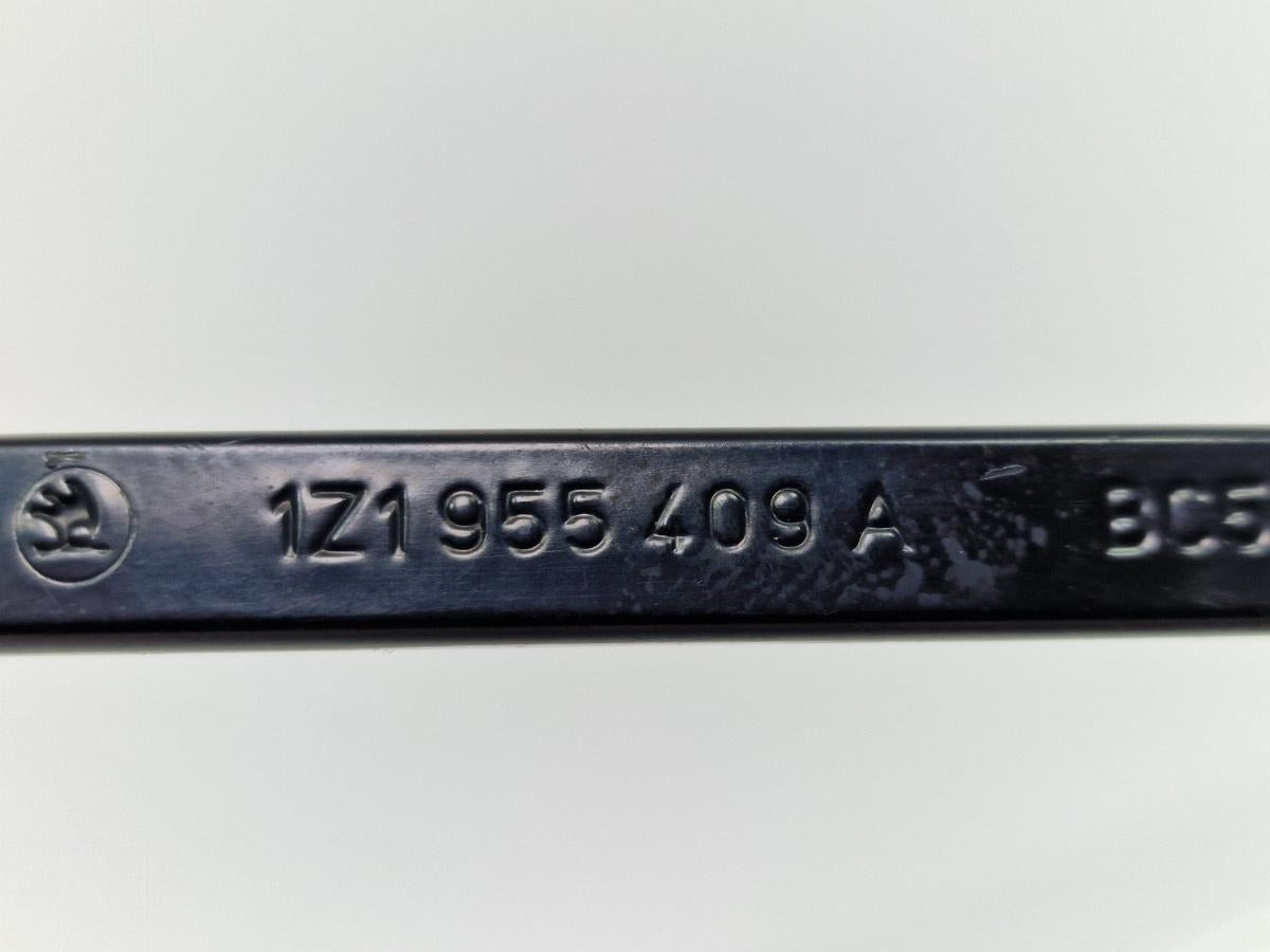 Brat stergator parbriz stanga SKODA OCTAVIA 1Z3 2004 - 20132.0 TDI 16V BKD, CFHC, CLCB 1Z1955409A