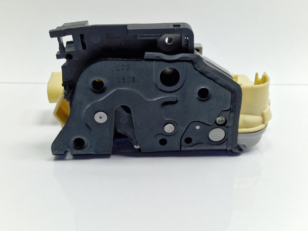 Broasca usa stanga fata VOLKSWAGEN PASSAT Variant 3C5 2005 - 20111.9 TDI BKC, BLS, BXE 3C1837015A
