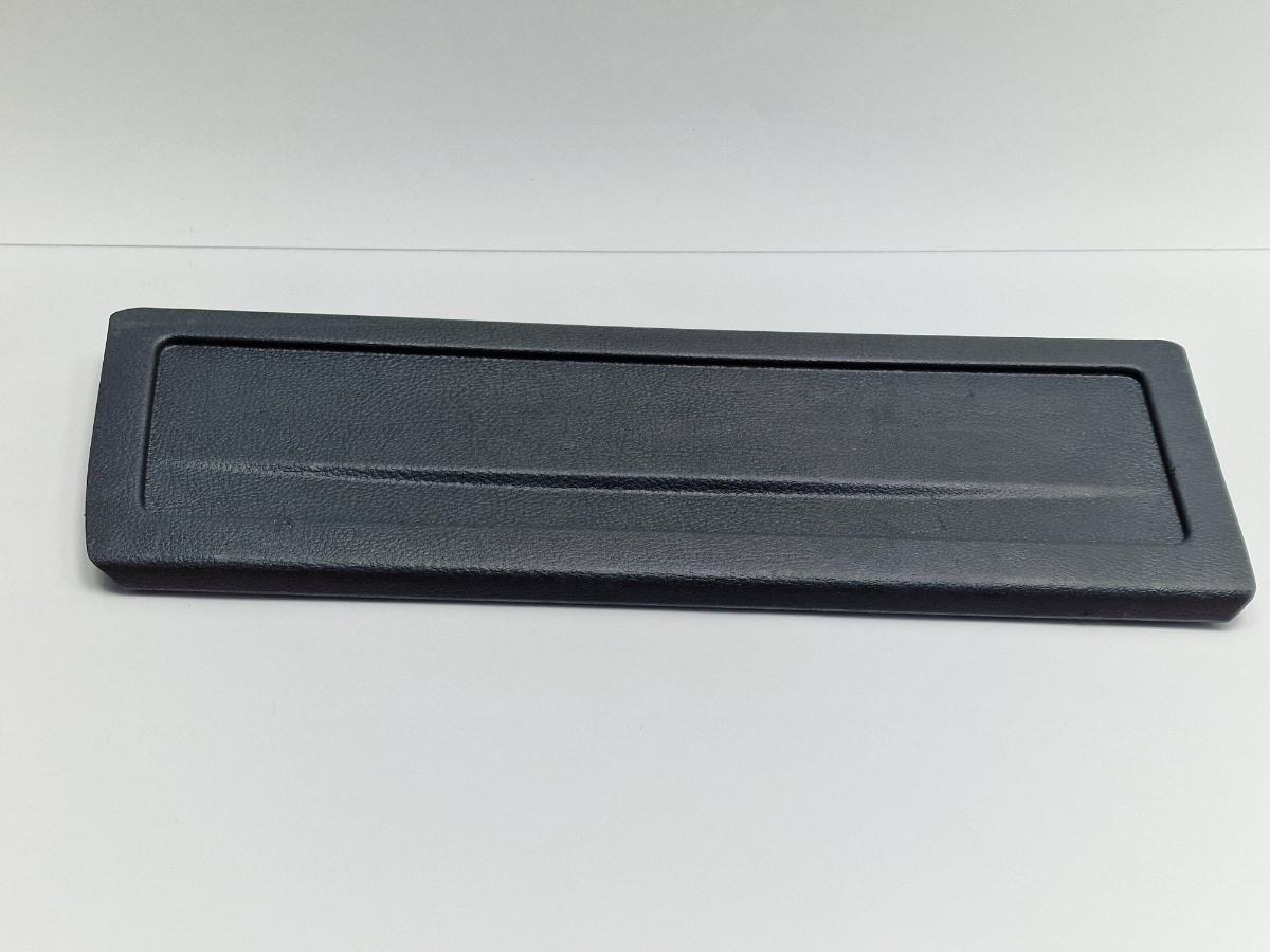 Ornament lateral portbagaj dreapta VOLKSWAGEN PASSAT Variant 3C5 2005 - 20111.9 TDI BKC, BLS, BXE 3C9867464