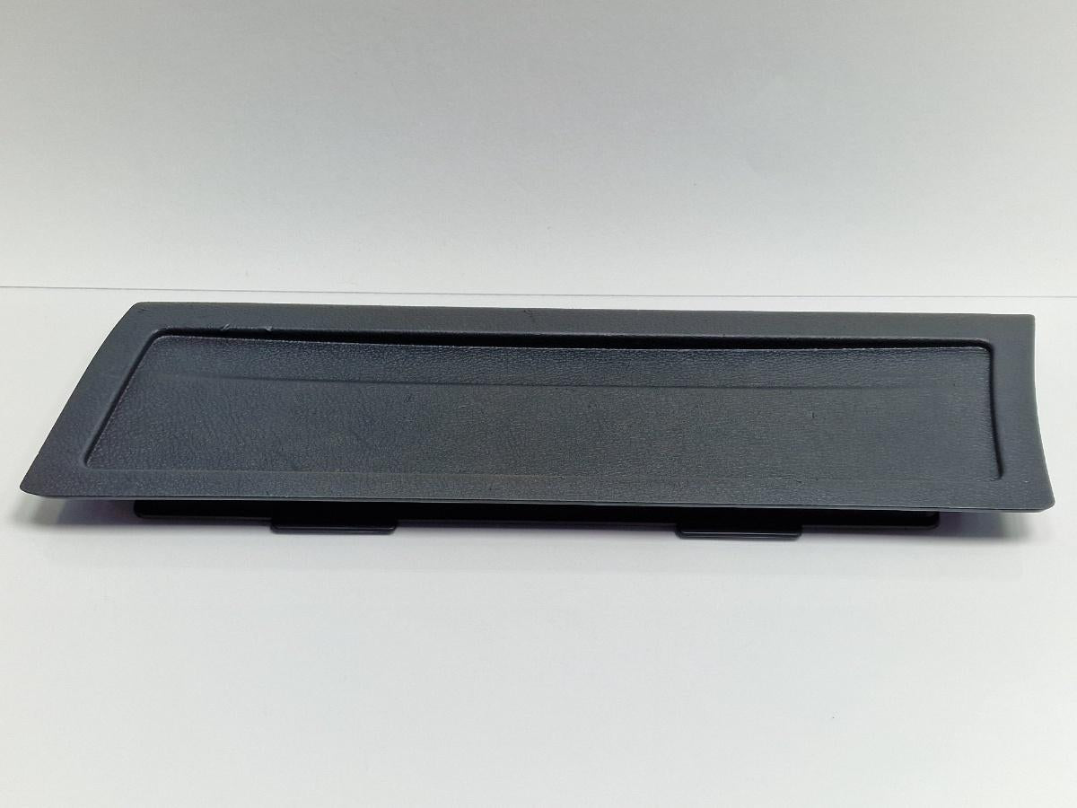 Ornament lateral portbagaj stanga VOLKSWAGEN PASSAT Variant 3C5 2005 - 20111.9 TDI BKC, BLS, BXE 3C9867463