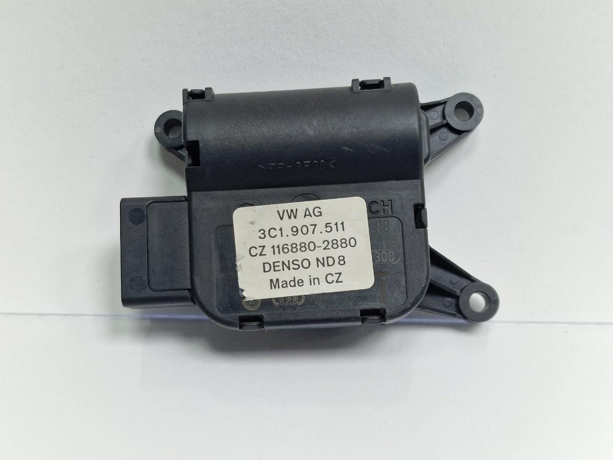 Motoras reglaj aeroterma V158 VOLKSWAGEN PASSAT Variant 3C5 2005 - 20111.9 TDI BKC, BLS, BXE Denso 3C1907511