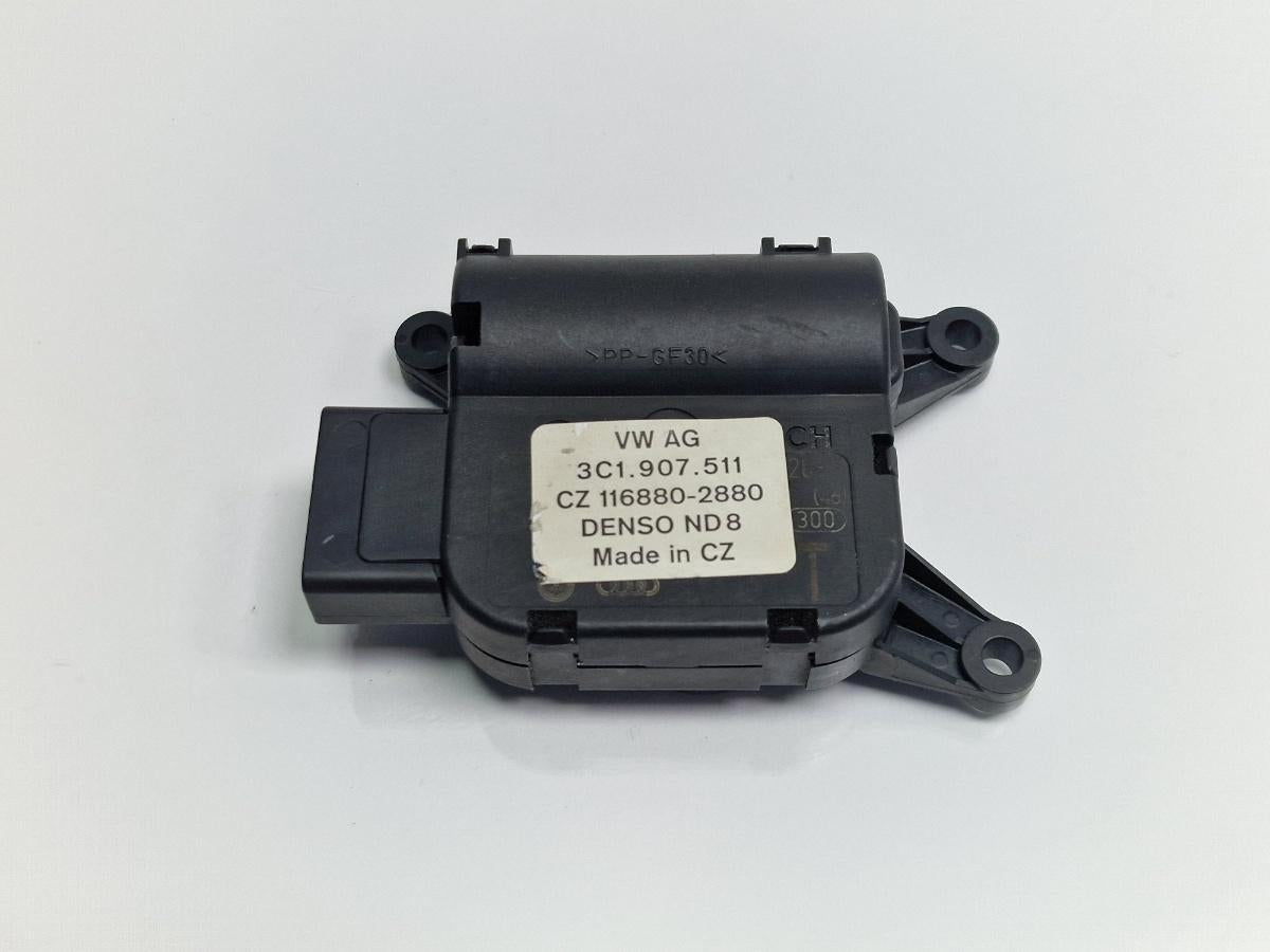 Motoras reglaj aeroterma V158 VOLKSWAGEN PASSAT Variant 3C5 2005 - 20111.9 TDI BKC, BLS, BXE Denso 3C1907511