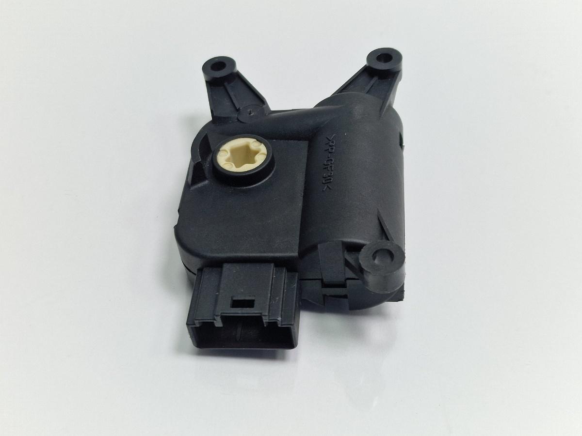 Motoras reglaj aeroterma V71 VOLKSWAGEN PASSAT Variant 3C5 2005 - 20111.9 TDI BKC, BLS, BXE BOSCH 0132801362 3C0907511A