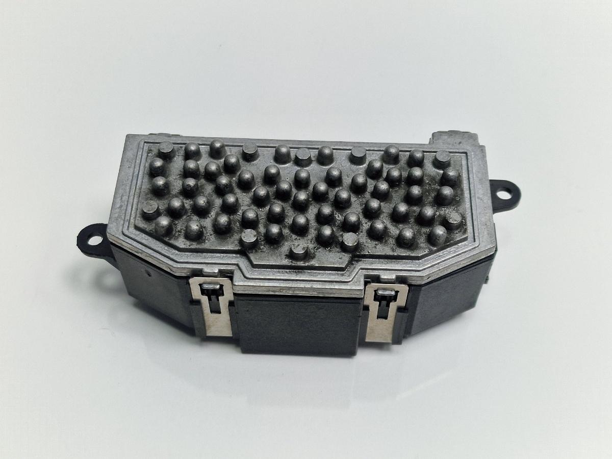 Rezistenta trepte aeroterma VOLKSWAGEN PASSAT Variant 3C5 2005 - 20111.9 TDI BKC, BLS, BXE BOSCH F011500045 3C0907521D