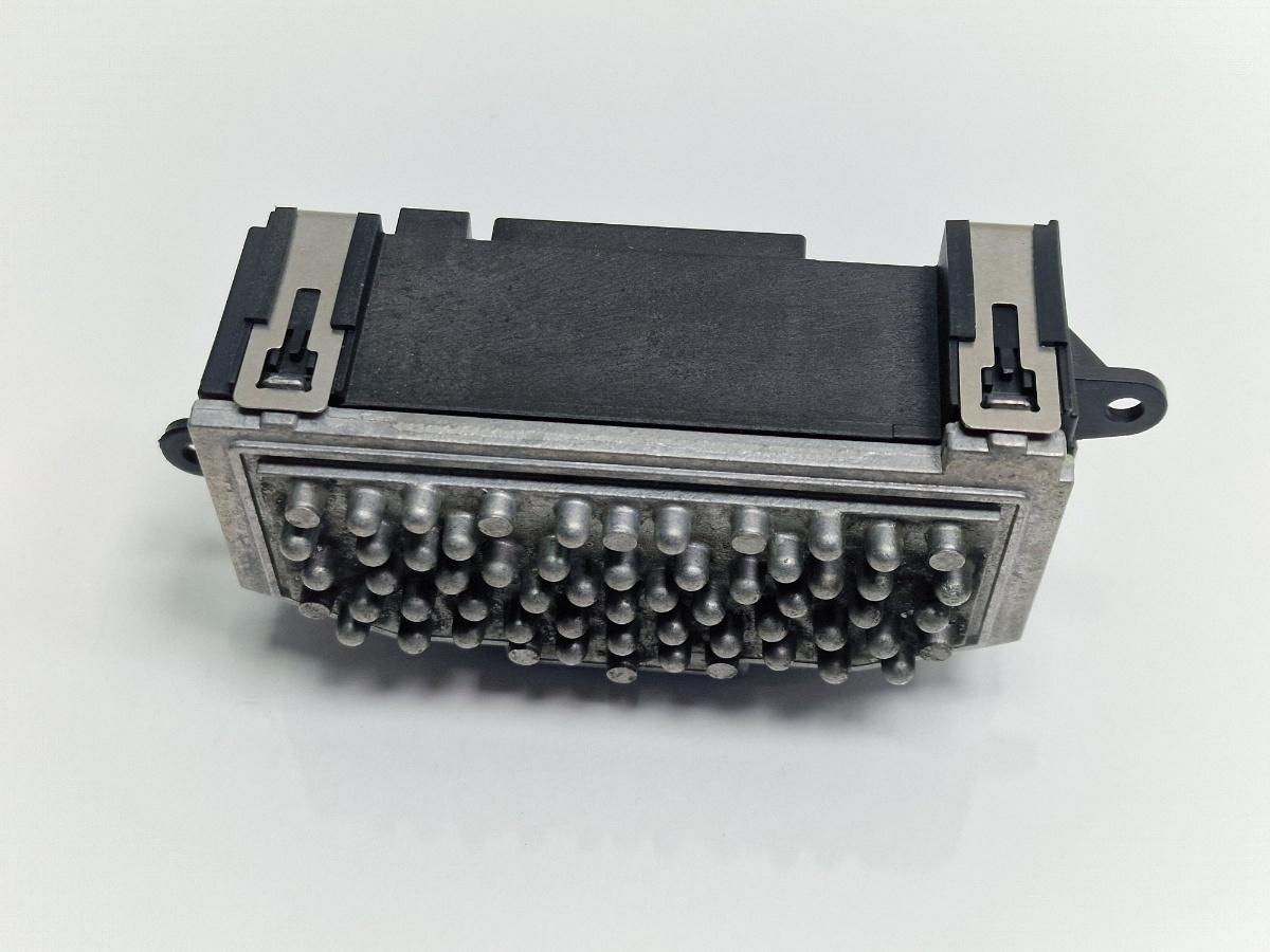 Rezistenta trepte aeroterma VOLKSWAGEN PASSAT Variant 3C5 2005 - 20111.9 TDI BKC, BLS, BXE BOSCH F011500045 3C0907521D