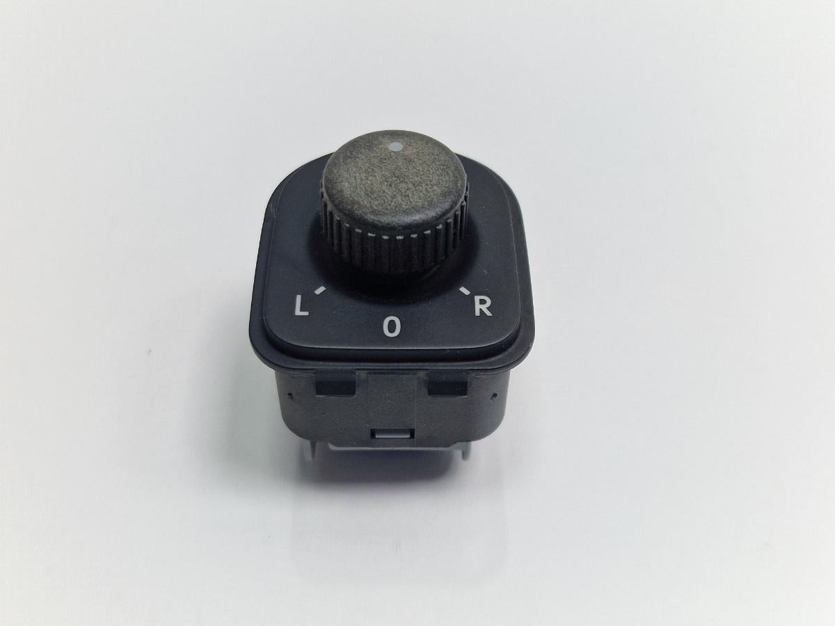 Buton reglaj  oglinzi VOLKSWAGEN PASSAT Variant 3C5 2005 - 20111.9 TDI BKC, BLS, BXE 1K0959565H