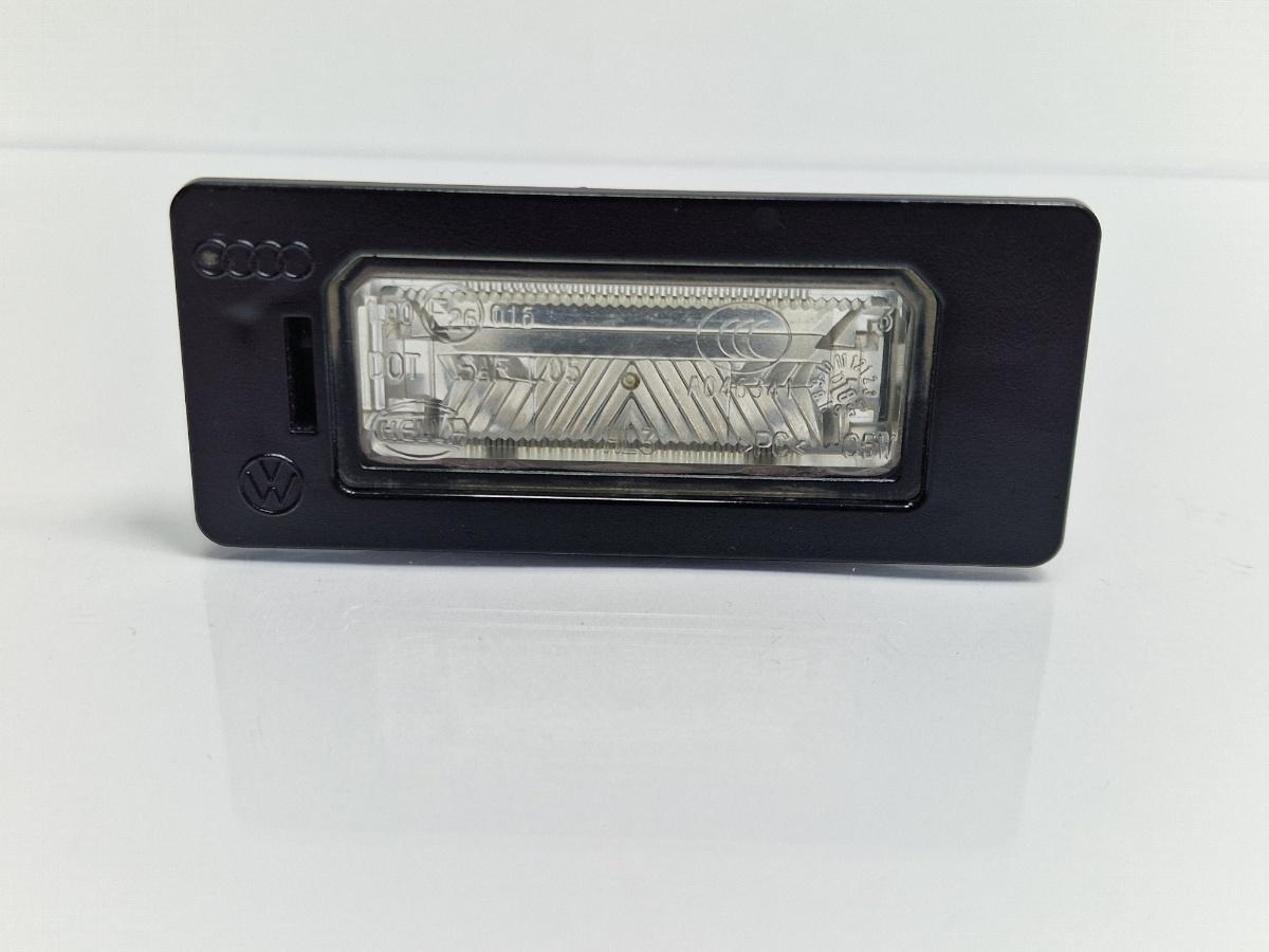 Lampa numar inmatriculare VOLKSWAGEN PASSAT Variant 3C5 2005 - 20111.9 TDI BKC, BLS, BXE 8T0943021