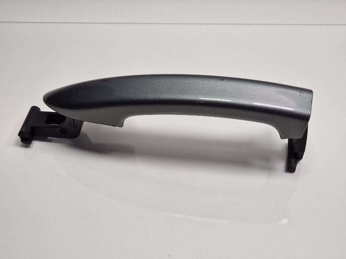 Maner exterior  stanga VOLKSWAGEN PASSAT Variant 3C5 2005 - 2011 gri LA7T 3C0837205