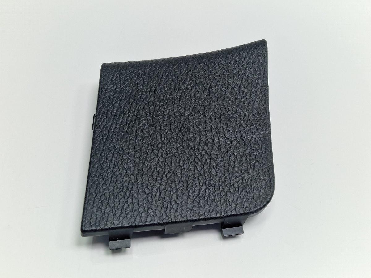 Ornament capac haion dreapta VOLKSWAGEN PASSAT Variant 3C5 2005 - 2011 1.9 TDI BKC, BLS, BXE 3C9867748