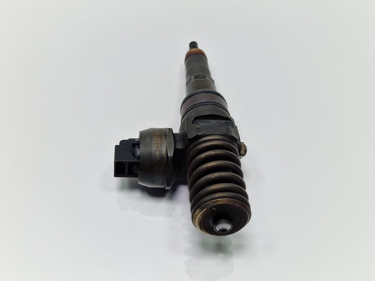 Injector combustibil CS VOLKSWAGEN PASSAT Variant 3C5 2005 - 20111.9 TDI BKC, BLS, BXE BOSCH 0414720313 038130073BN