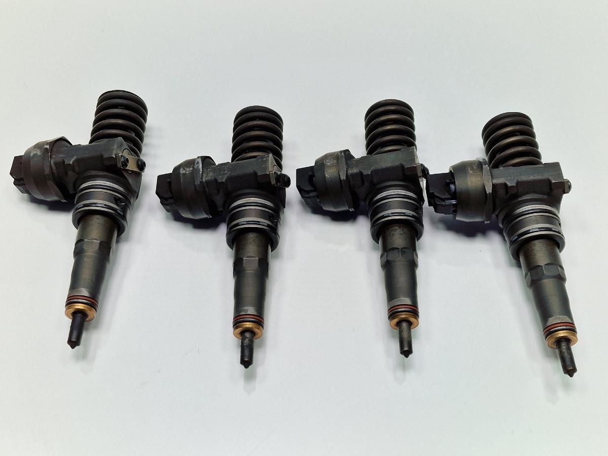 Injector combustibil CS VOLKSWAGEN PASSAT Variant 3C5 2005 - 20111.9 TDI BKC, BLS, BXE BOSCH 0414720313 038130073BN