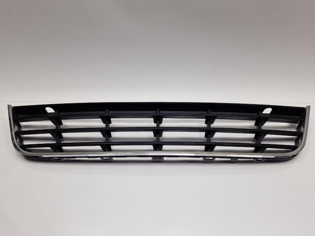 Grila inferioara bara fata VOLKSWAGEN PASSAT Variant 3C5 2005 - 20111.9 TDI BKC, BLS, BXE 3C0853677