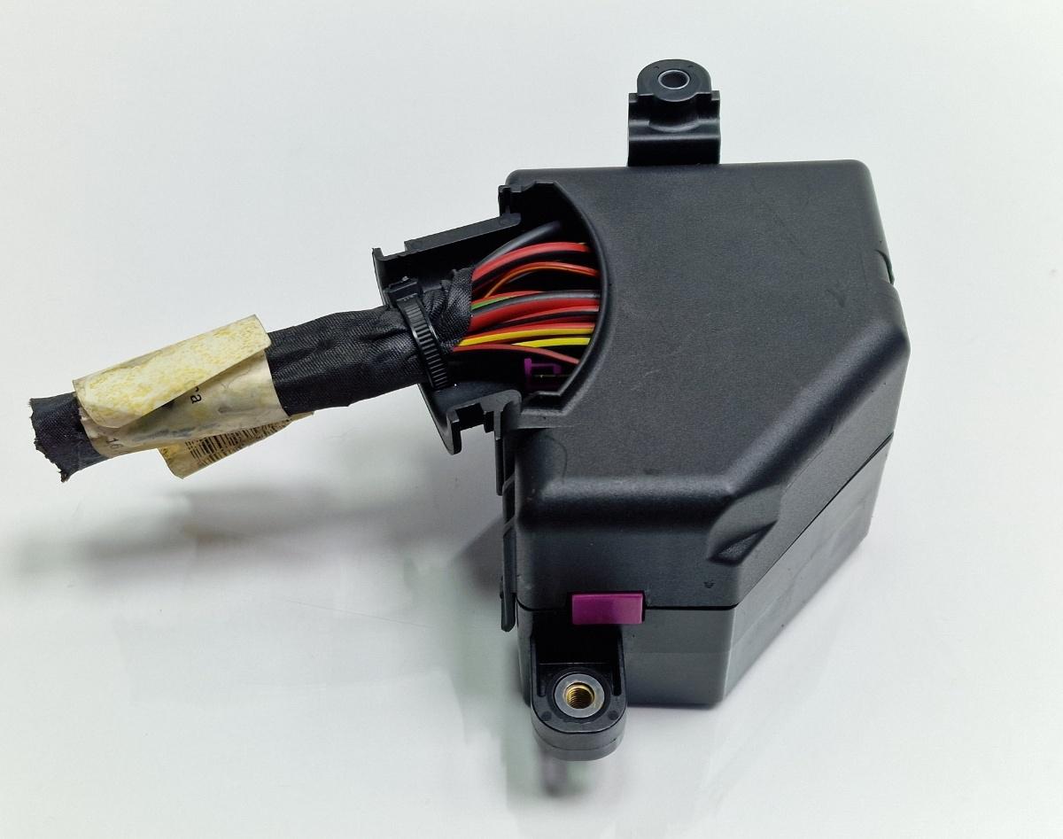 Panou sigurante dreapta VOLKSWAGEN PASSAT Variant 3C5 2005 - 20111.9 TDI BKC, BLS, BXE 3C1941824