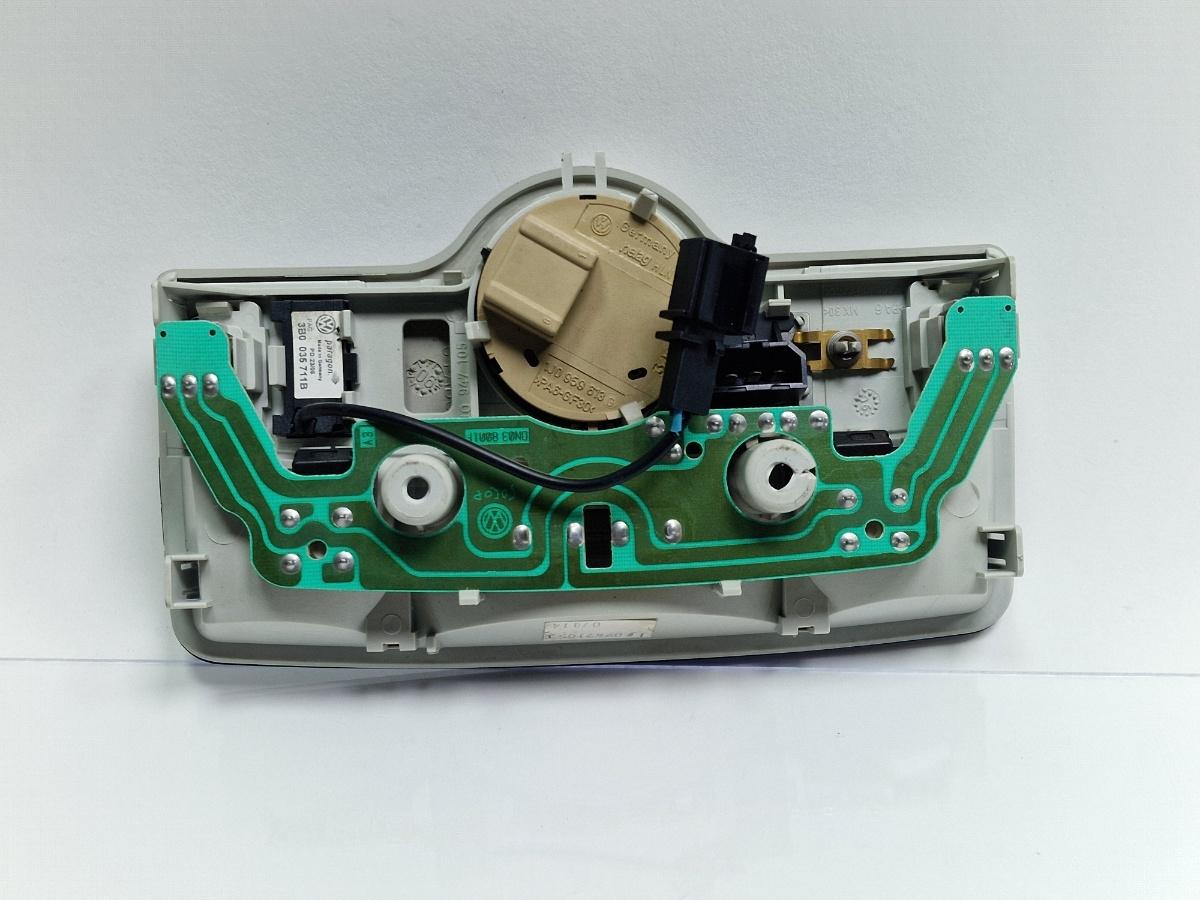 Plafoniera SKODA OCTAVIA II Combi 1Z5 2004 - 20132.0 TDI 16V BKD, CFHC, CLCB 1J0947105