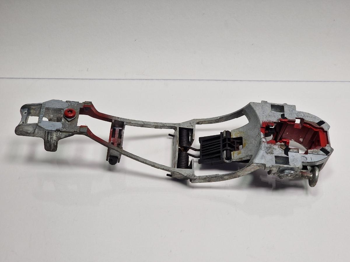 Suport maner exterior usa stanga SKODA OCTAVIA II Combi 1Z5 2004 - 20132.0 TDI 16V BKD, CFHC, CLCB 1U0837885B