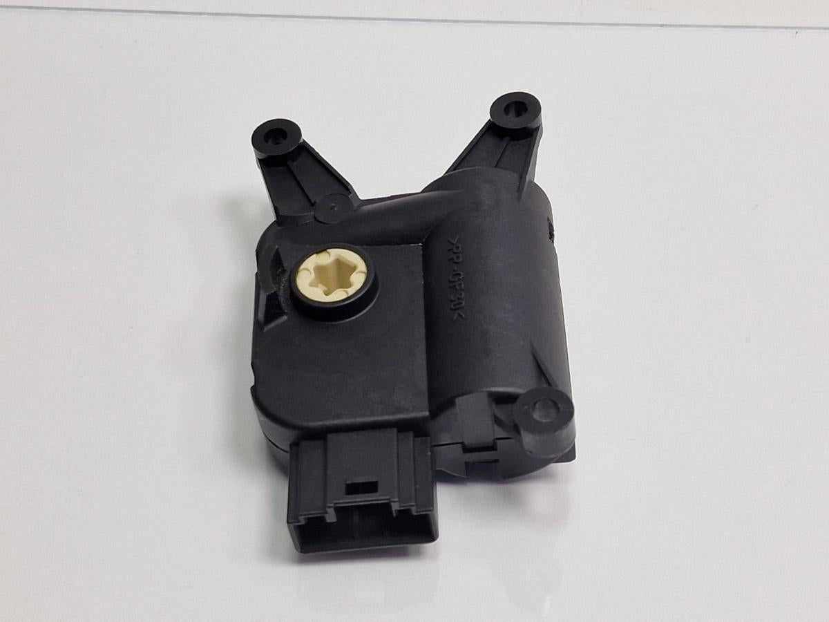 Motoras aeroterma V113 SKODA OCTAVIA II Combi 1Z5 2004 - 20132.0 TDI 16V BKD, CFHC, CLCB BOSCH 0132801338 1K1907511G