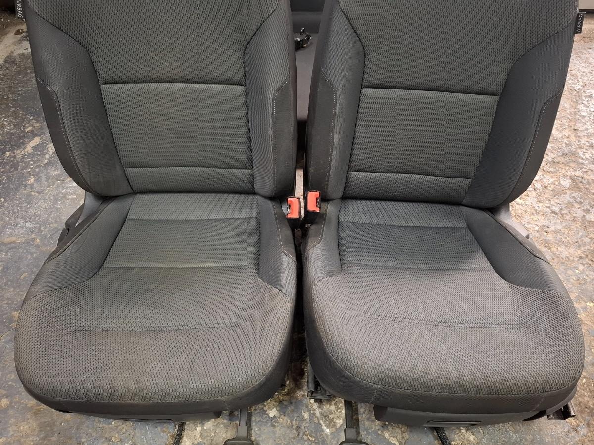 Set scaune auto VOLKSWAGEN GOLF VII 5G1 2013 2.0 TDi BlueMotion 110KW|150HP 2013