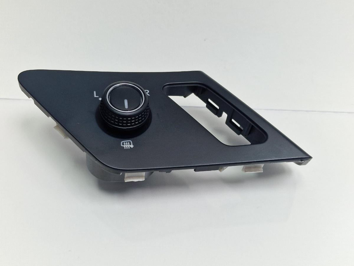 Buton reglaj oglinzi VOLKSWAGEN GOLF VII 5G1 2013 2.0 TDi BlueMotion 110KW|150HP 2013