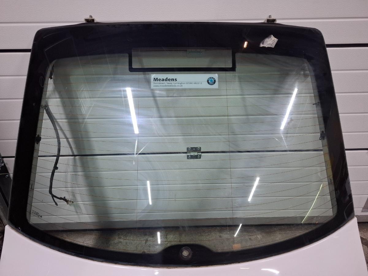 Haion portbagaj SKODA OCTAVIA 2 FACELIFT 1Z3 2009 - 2013 , ALB LF9E
