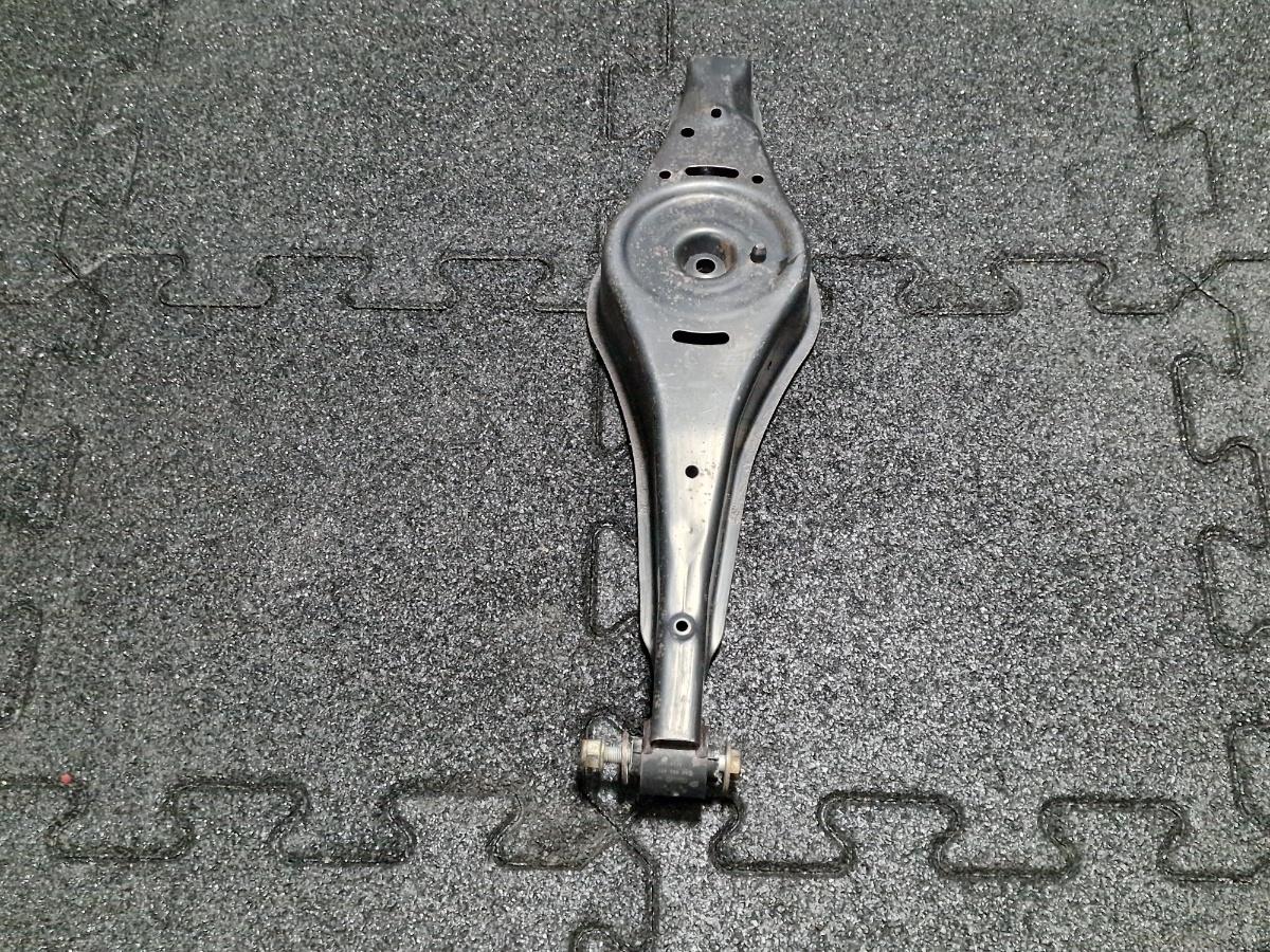 Brat bascula spate VOLKSWAGEN PASSAT Variant 3C5 2005 - 2011 1.9 TDI BKC, BLS, BXE 1K0505371