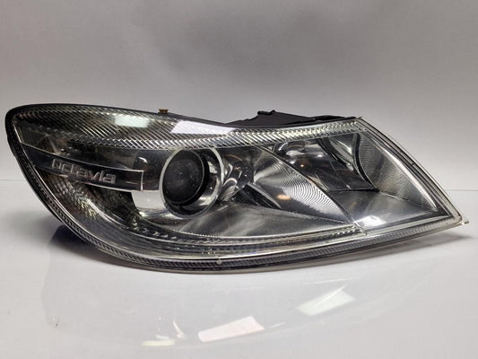 Far halogen cu lupa dreapta SKODA OCTAVIA 1Z3 2004 - 2013 2.0 TDI 16V BKD, CFHC, CLCB 1Z2941018P volan dreapta