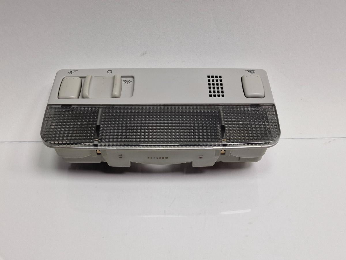Plafoniera lumini SKODA OCTAVIA 1Z3 2004 - 2013 2.0 TDI 16V BKD, CFHC, CLCB 3B0947105C