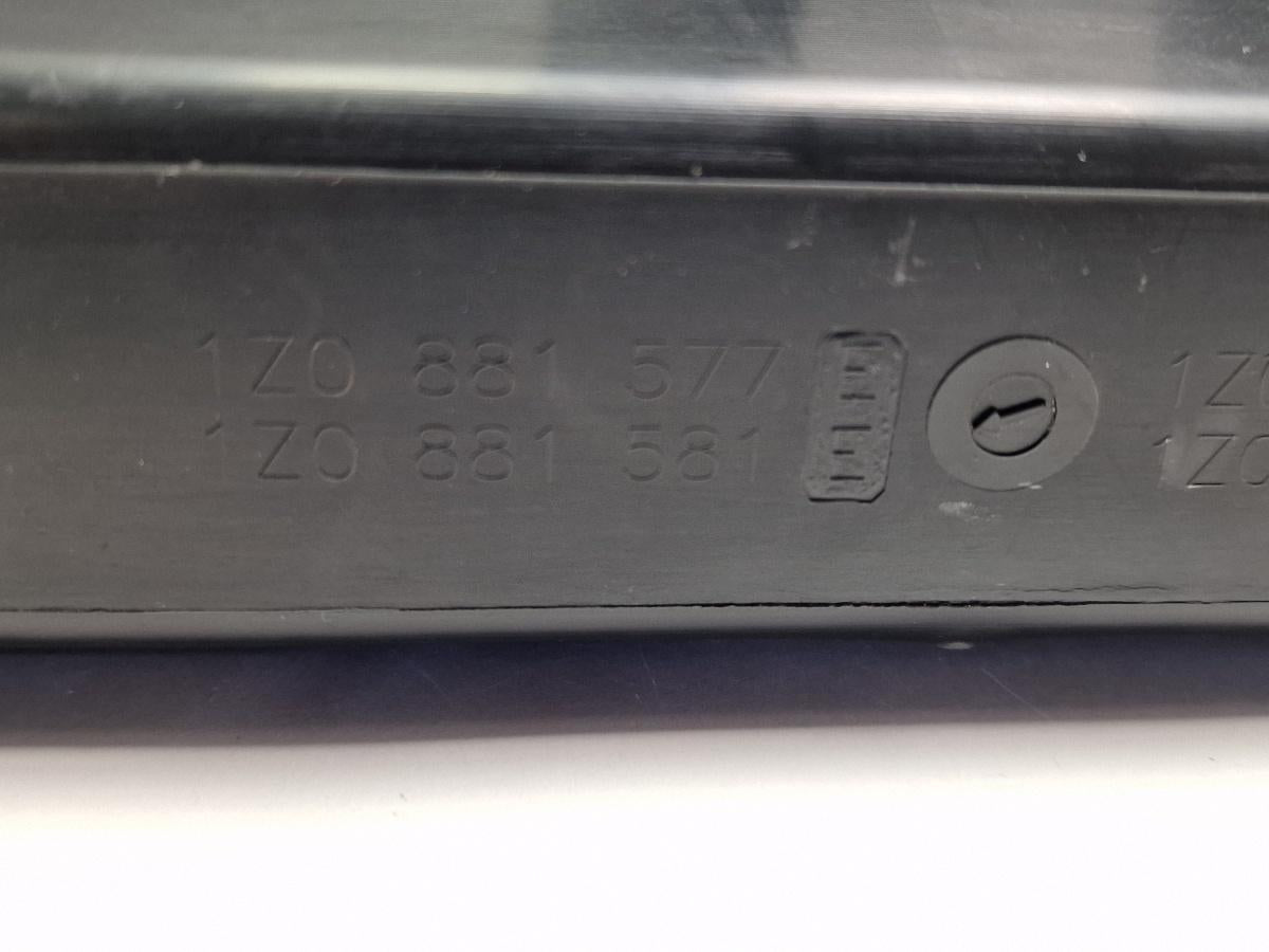 Suport scaun stanga fata SKODA OCTAVIA 1Z3 2004 - 2013 2.0 TDI 16V BKD, CFHC, CLCB 1Z0881581E