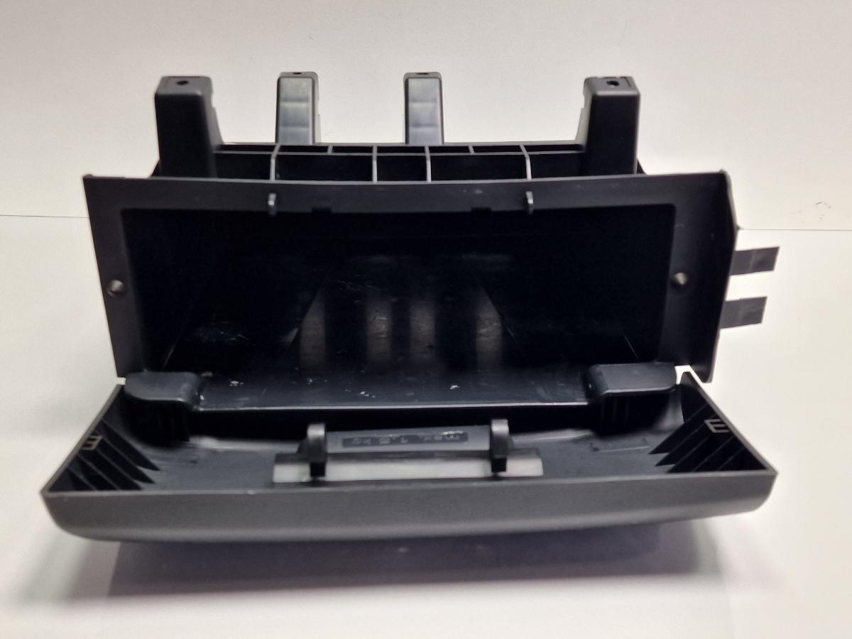 Suport scaun stanga fata SKODA OCTAVIA 1Z3 2004 - 2013 2.0 TDI 16V BKD, CFHC, CLCB 1Z0881581E