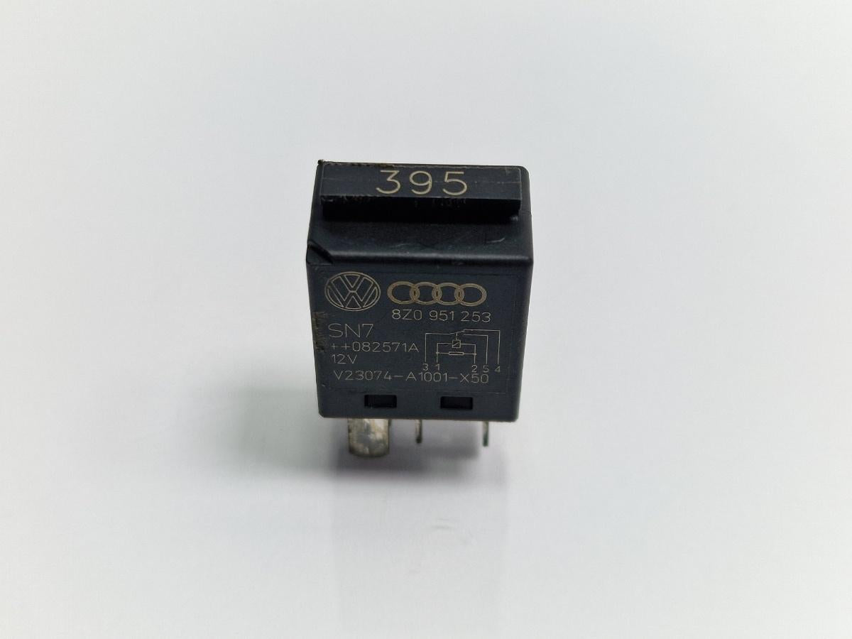Releu 395 SKODA OCTAVIA 1Z3 2004 - 2013 2.0 TDI 16V BKD, CFHC, CLCB 8Z0951253