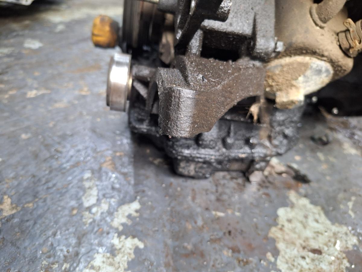 Suport de montare compresor AC AUDI A4 III Avant 8ED, B7 2004 - 2008 2.5 TDI BDG