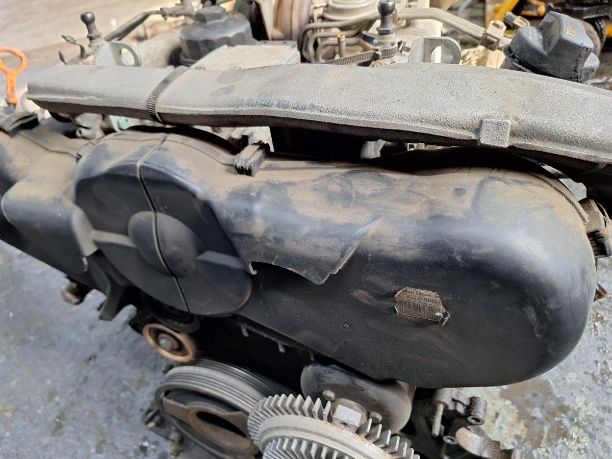 Curea de distributie (carcasa) AUDI A4 III Avant 8ED, B7 2004 - 2008 2.5 TDI BDG