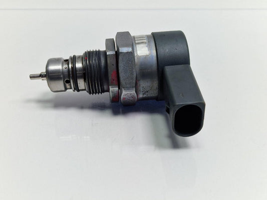 Regulator presiune combustibil VOLKSWAGEN PASSAT Variant 3G5 2014 -> 2.0 TDI CRLB, DBGA, DFGA BOSCH 0281006075 057130764AB