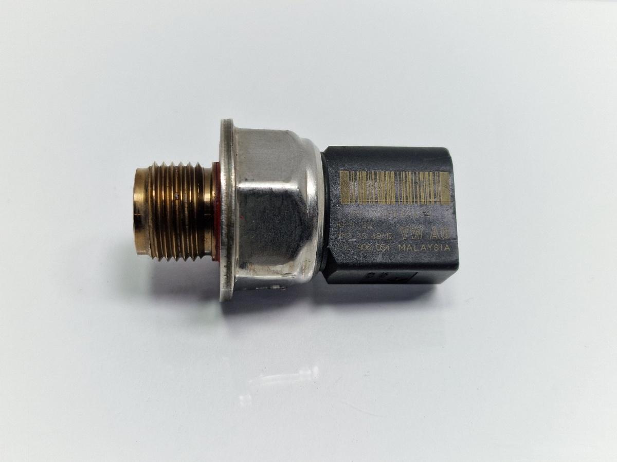 Senzor presiune combustibil VOLKSWAGEN PASSAT Variant 3G5 2014 -> 2.0 TDI CRLB, DBGA, DFGA 04L906054