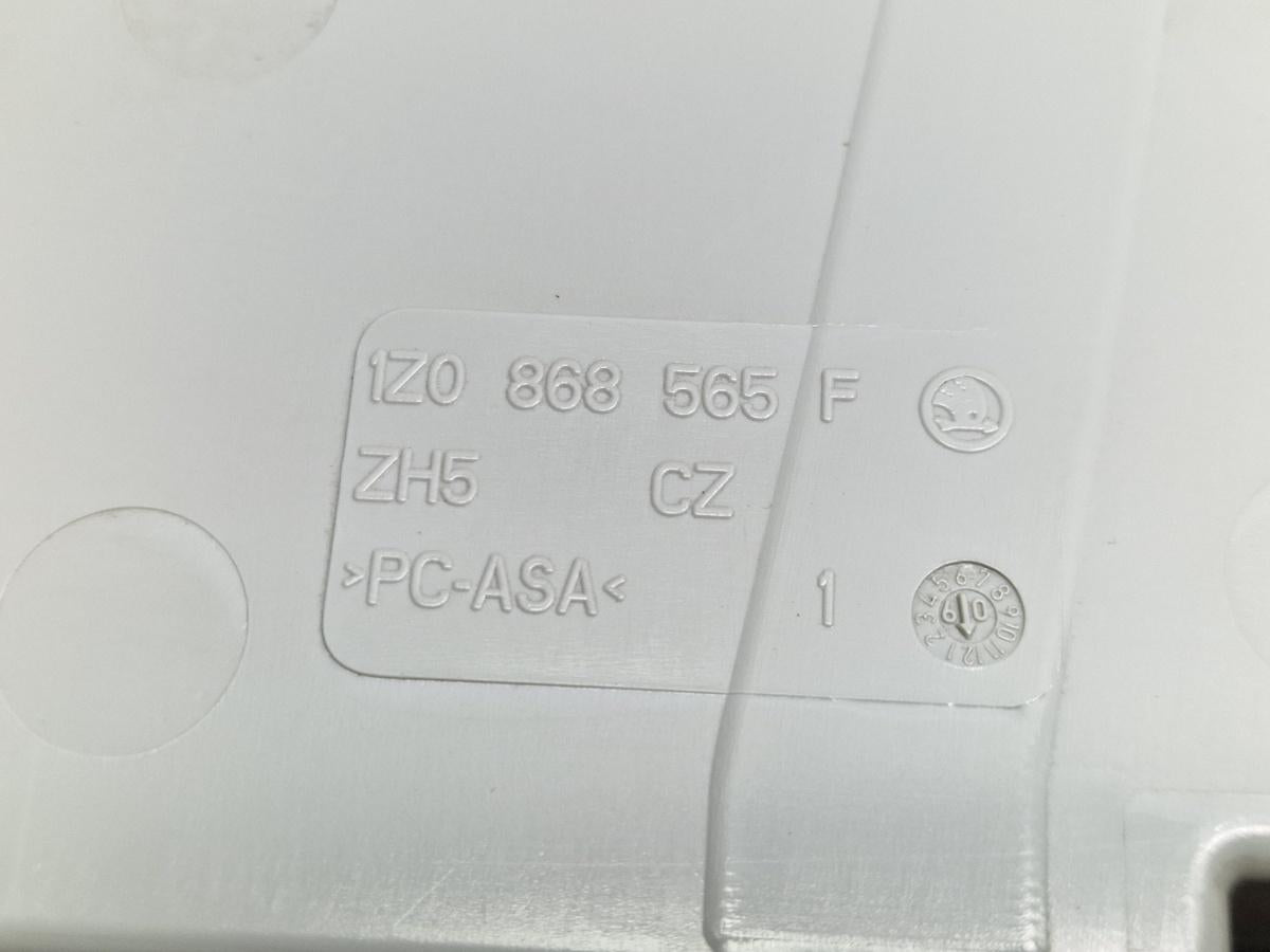 Suport ochelari SKODA OCTAVIA II Combi 1Z5 2004 - 2013 2.0 TDI 16V BKD, CFHC, CLCB 1Z0868565F