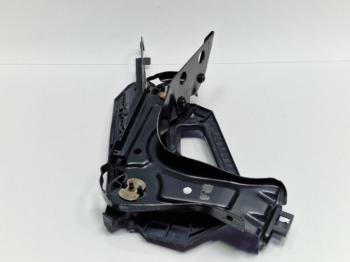 Suport montare far dreapta SKODA OCTAVIA II Combi 1Z5 2004 - 2013 2.0 TDI 16V BKD, CFHC, CLCB 1Z0941340