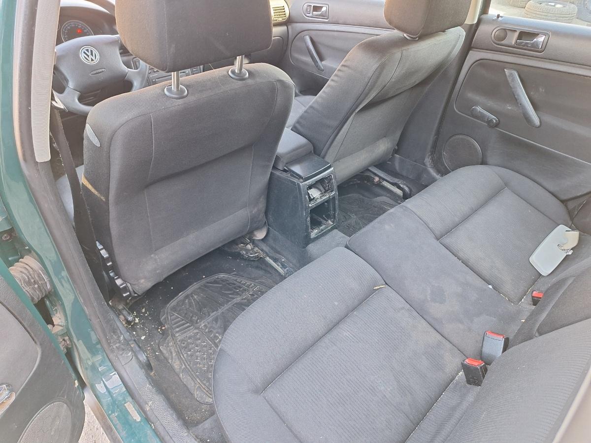 Dezmembrez VOLKSWAGEN PASSAT Variant 3B6 2000 1.9 TDI AVF 96KW|130HP