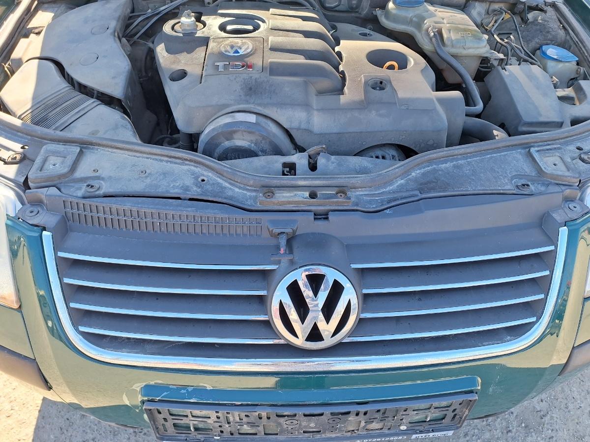 Grilă față VOLKSWAGEN PASSAT Variant 3B6 2000 1.9 TDI AVF 96KW|130HP 2000