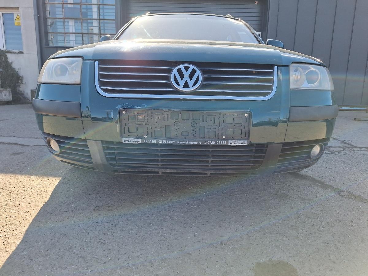 Grilă față VOLKSWAGEN PASSAT Variant 3B6 2000 1.9 TDI AVF 96KW|130HP 2000