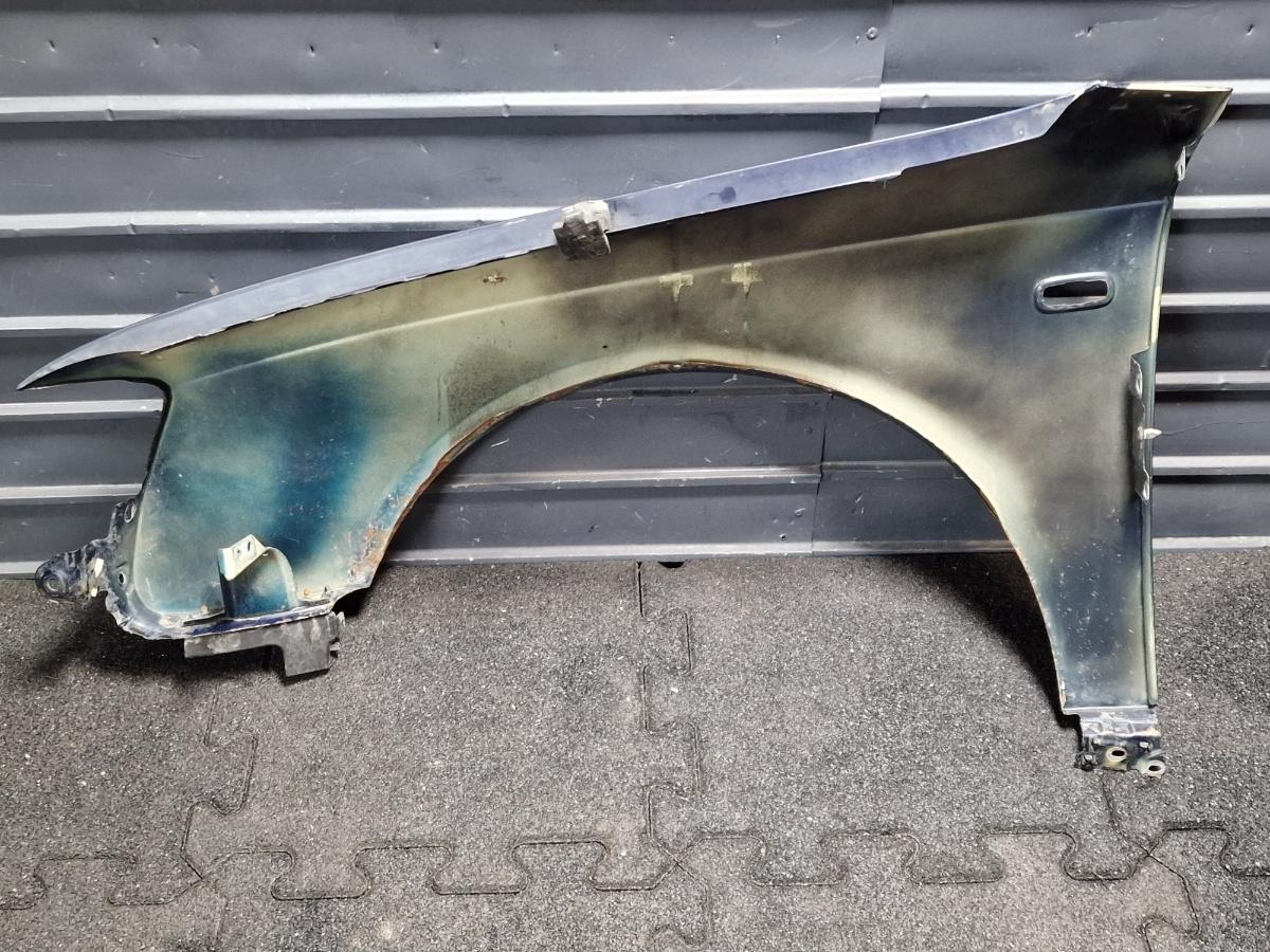 Aripa dreapta fata AUDI A4 III Avant 8ED, B7 2004 - 2008 albastru LZ5J 8E0821106F