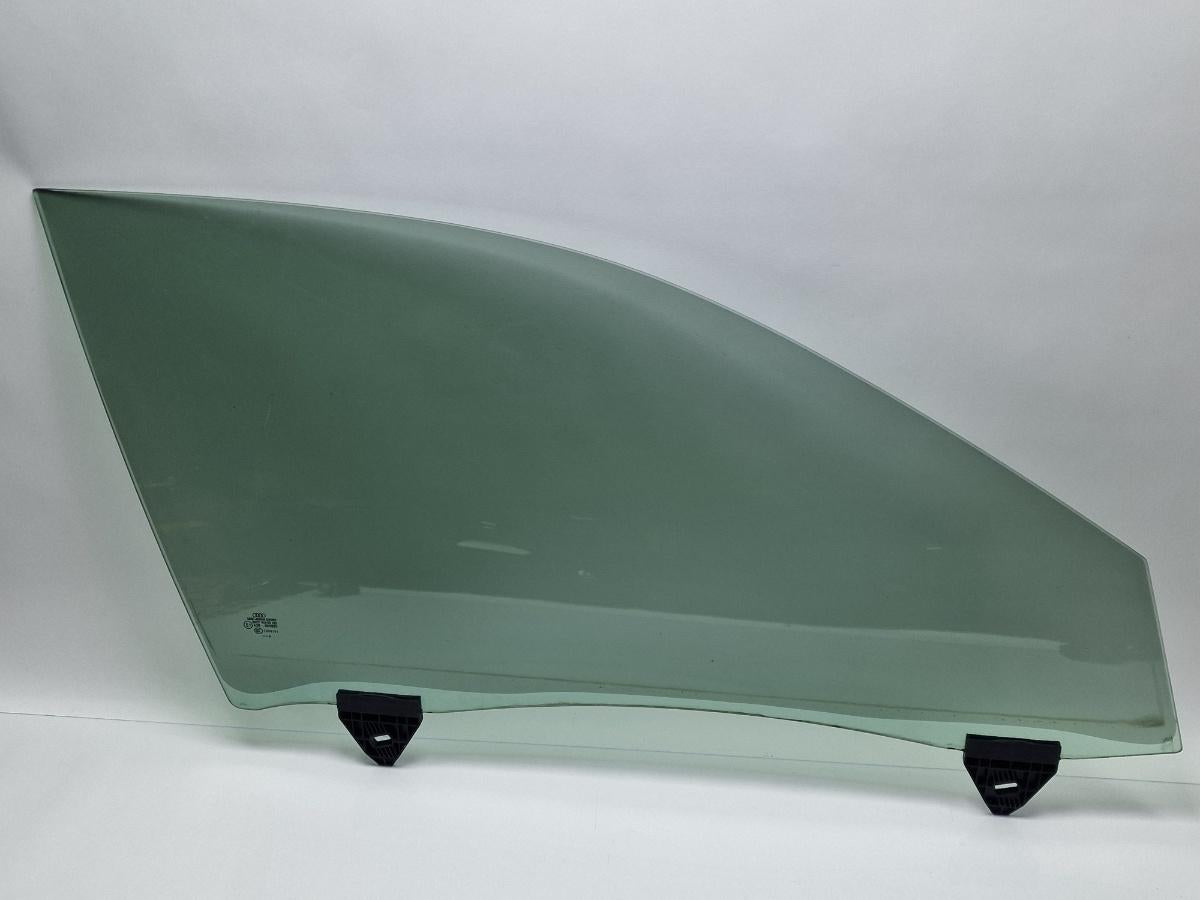 Geam usa dreapta fata AUDI A4 III Avant 8ED, B7 2004 - 2008 2.5 TDI BDG SAINT-GOBAIN 43R001025 8E0845022D
