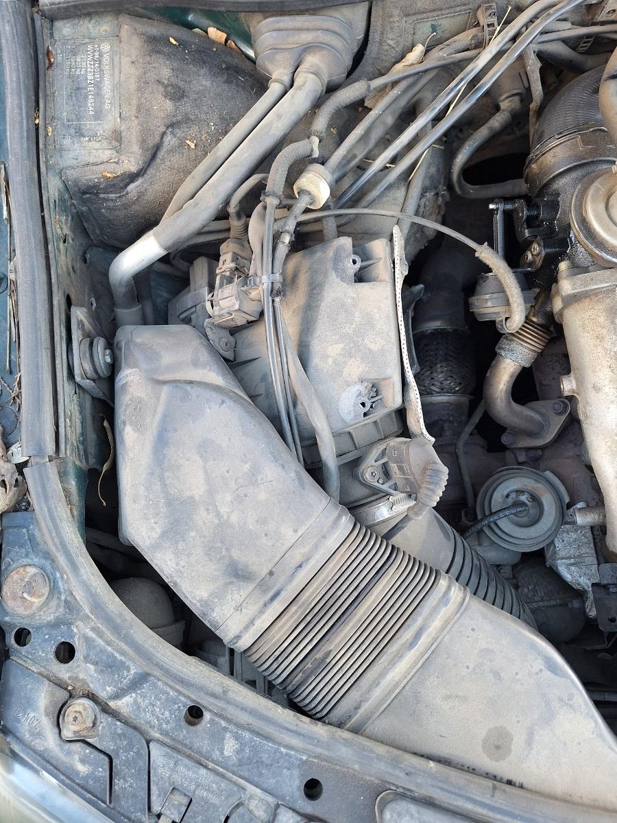 Carcasă filtru de aer VOLKSWAGEN PASSAT Variant 3B6 2000 1.9 TDI AVF 96KW|130HP 2000